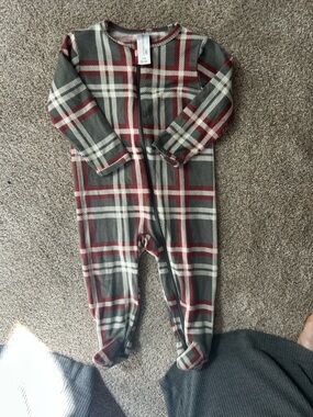 Baby Plaid Footed One-Piece Pajamas - Gray & Red
